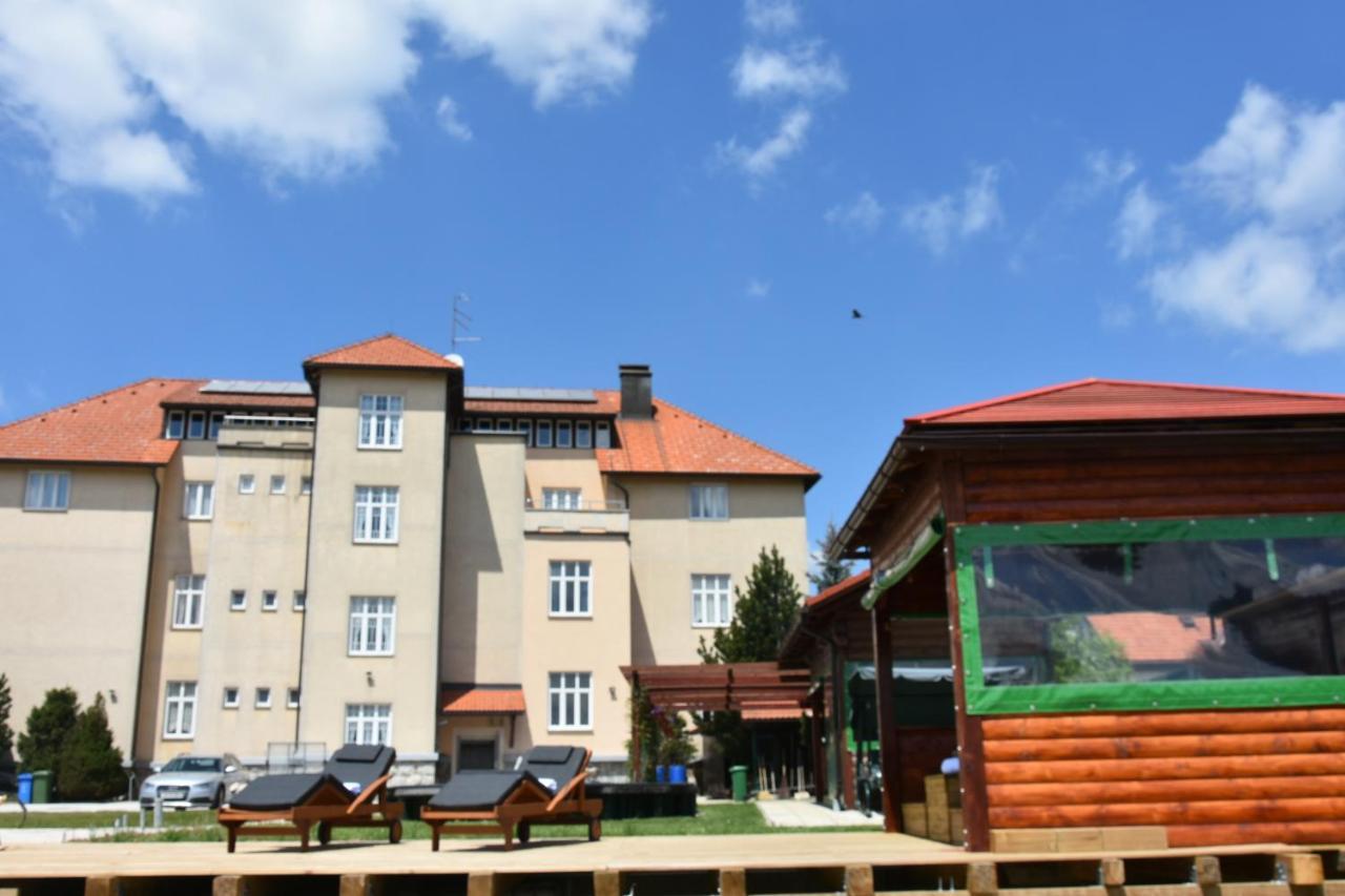Apartments And Rooms Kod Eli Ravna Gora Exteriér fotografie