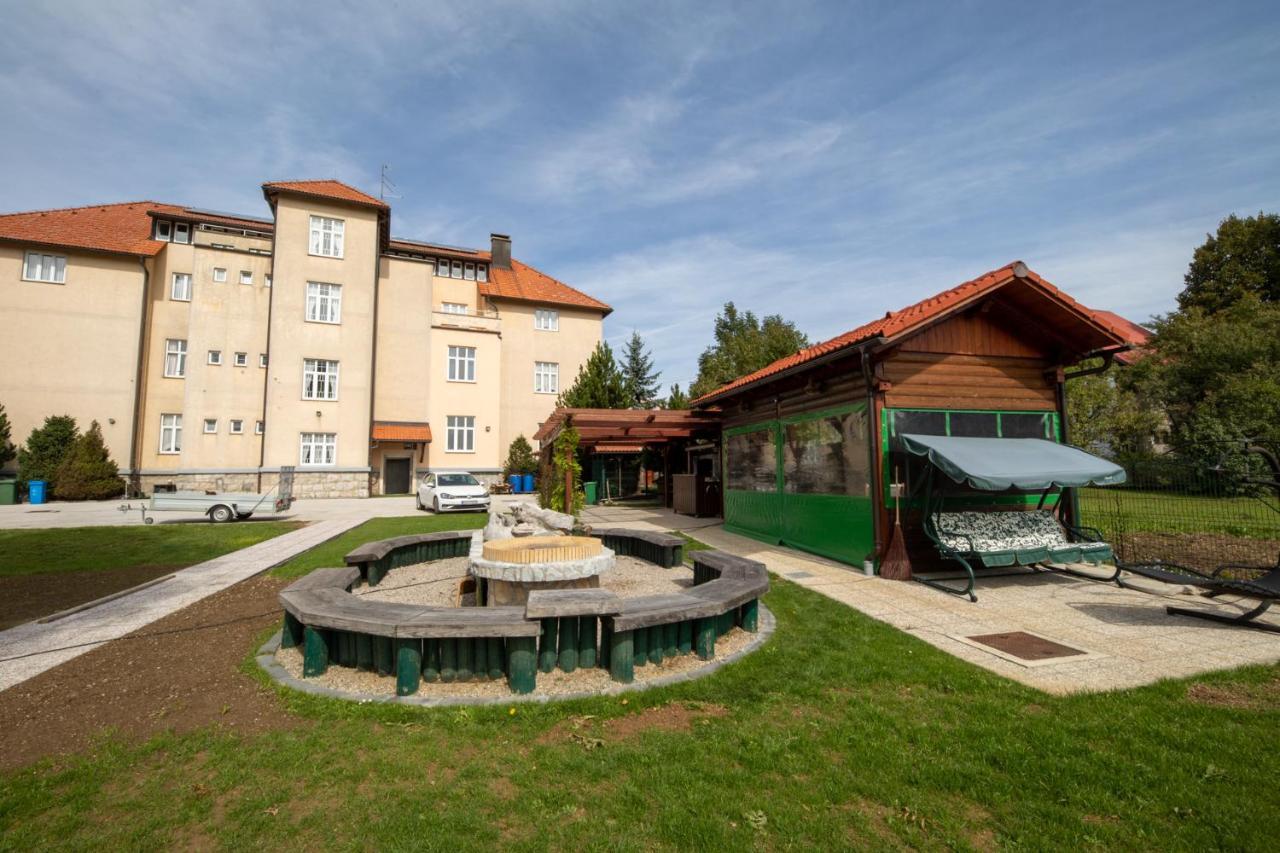 Apartments And Rooms Kod Eli Ravna Gora Exteriér fotografie